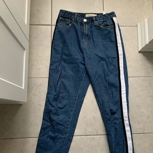 MOM JEANS BRAND NEW